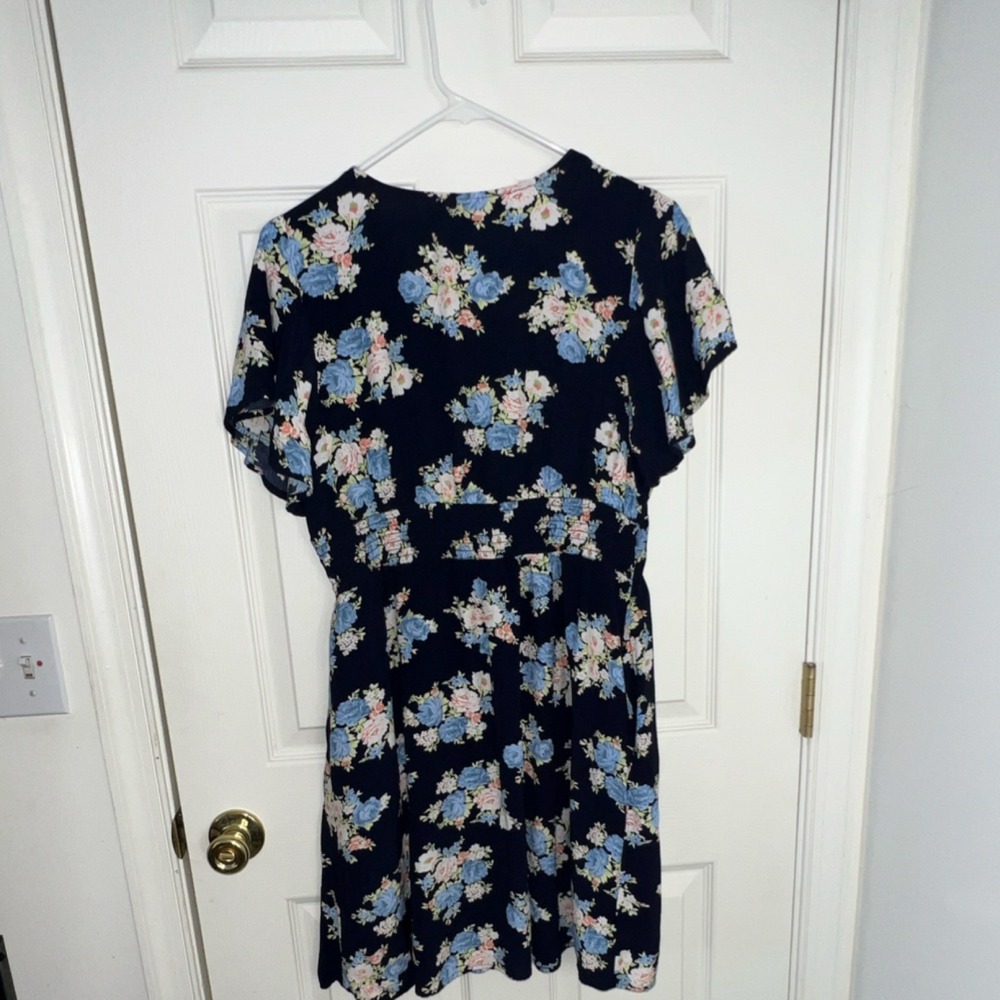 LOFT Navy Blue Floral V-Neck Flutter Sleeve Smocked Back Mini Dress Size 10 - Picture 8 of 9